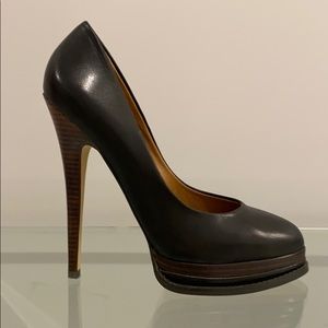 Women’s 5.75” high heel classy shoe